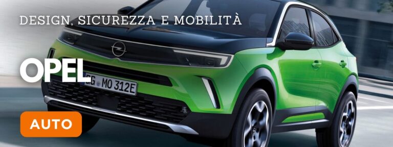 Auto Opel moderna fotografata in movimento su una strada urbana da Reduzzi Motor